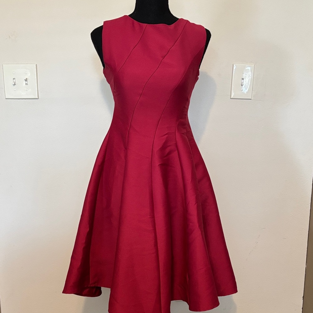 Elegant Red Sleeveless Dress
